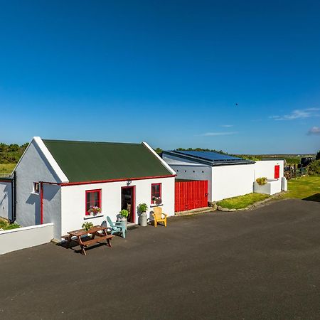Geraghtys Farmyard Pods Hotel Belmullet Eksteriør billede