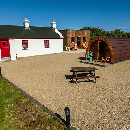Geraghtys Farmyard Pods Hotel Belmullet Eksteriør billede