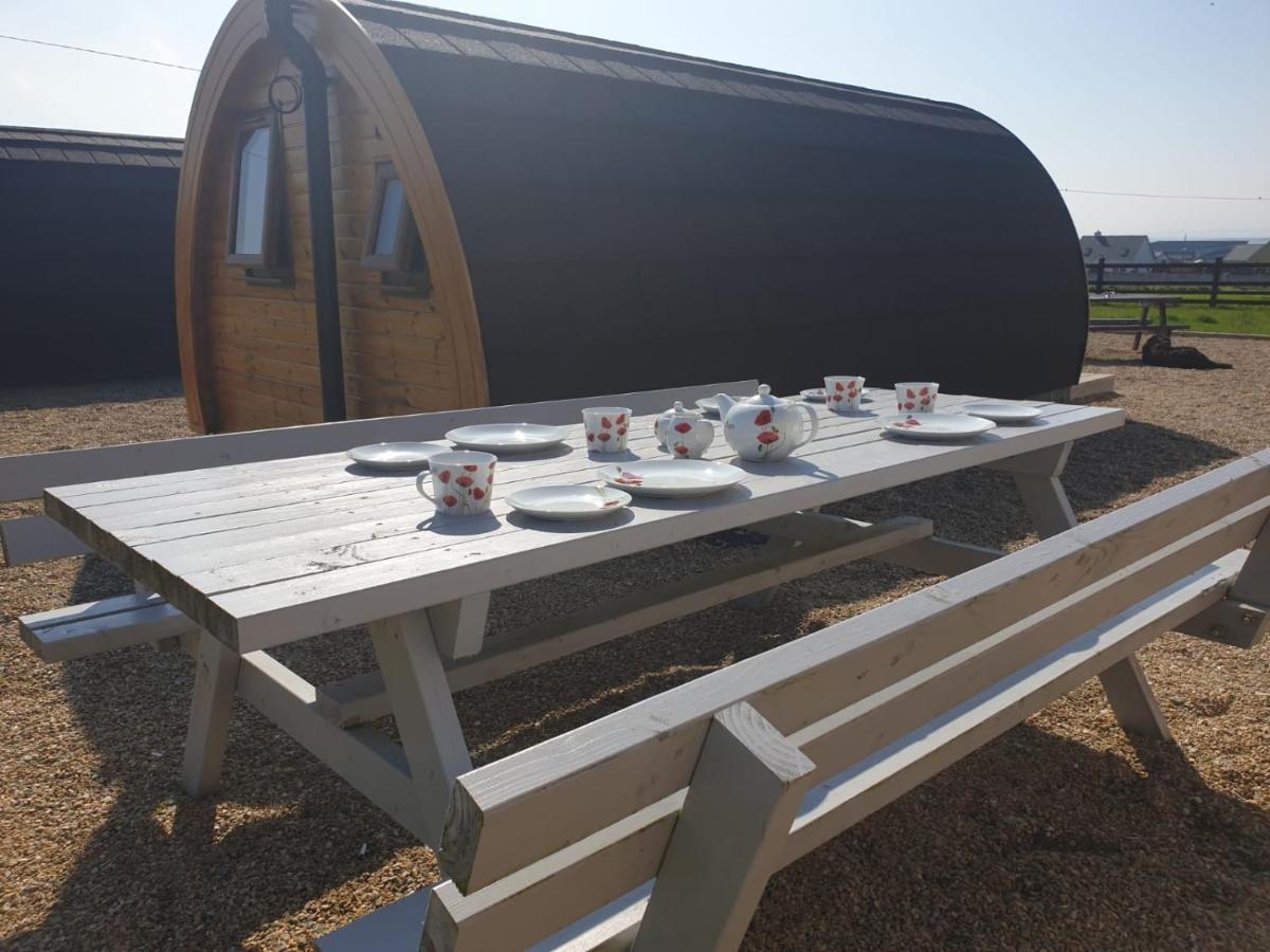 Geraghtys Farmyard Pods Hotel Belmullet Eksteriør billede