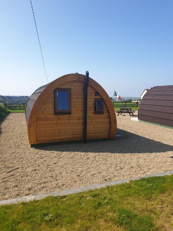 Geraghtys Farmyard Pods Hotel Belmullet Eksteriør billede