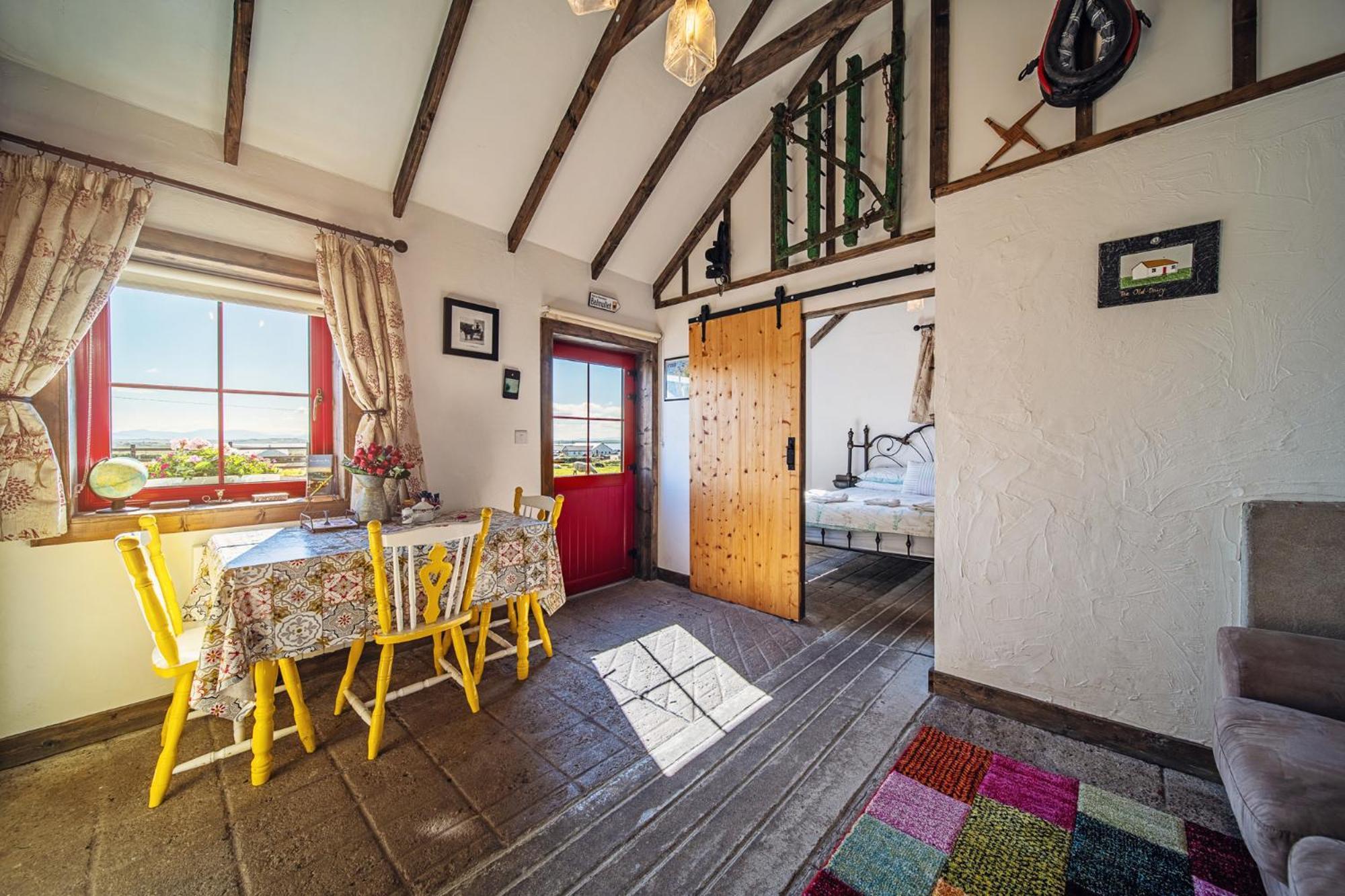 Geraghtys Farmyard Pods Hotel Belmullet Eksteriør billede