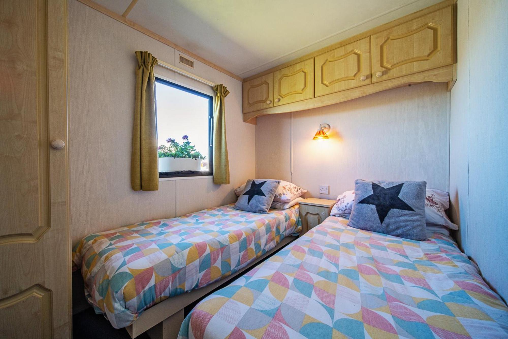 Geraghtys Farmyard Pods Hotel Belmullet Eksteriør billede