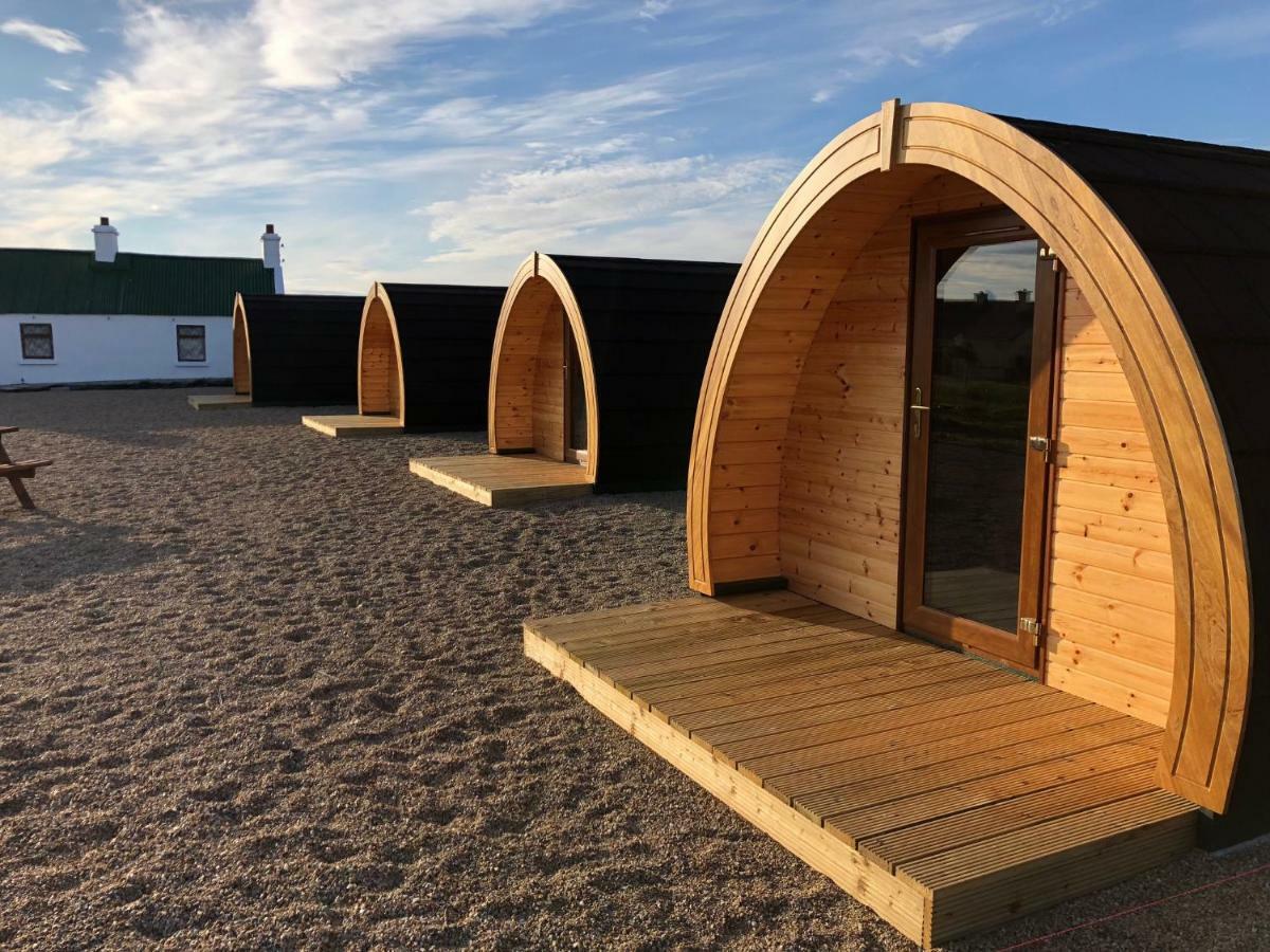 Geraghtys Farmyard Pods Hotel Belmullet Eksteriør billede
