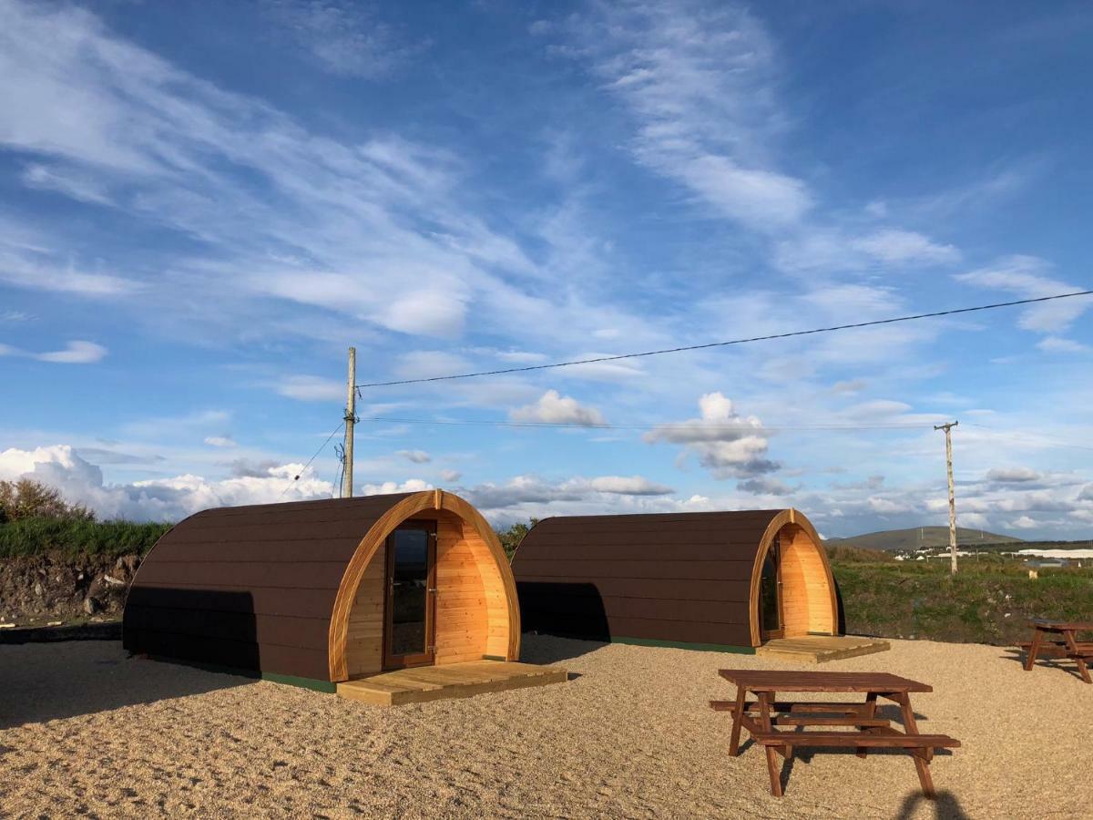 Geraghtys Farmyard Pods Hotel Belmullet Eksteriør billede