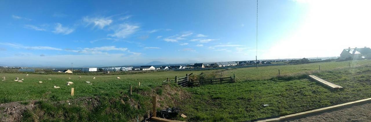 Geraghtys Farmyard Pods Hotel Belmullet Eksteriør billede