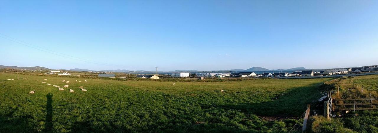 Geraghtys Farmyard Pods Hotel Belmullet Eksteriør billede